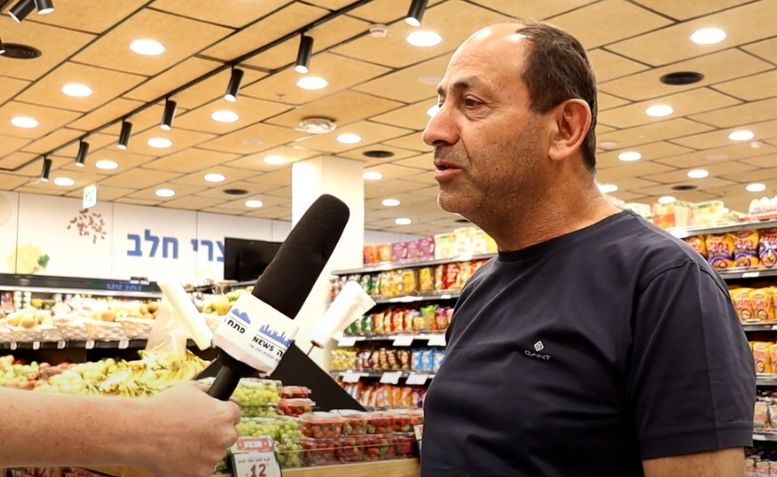 רמי לוי בפתיחה של רמי לוי בשכונה - הקניון הגדול פתח תקווה