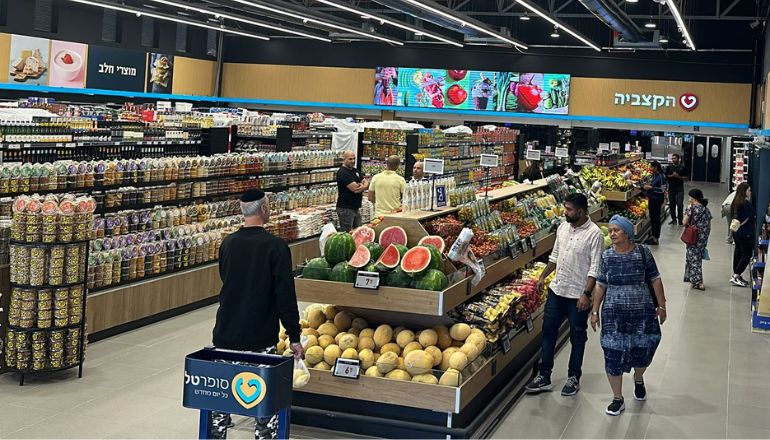 לקוחות ראשונים בסופרטל פתח תקווה ברחוב בר כוכבא