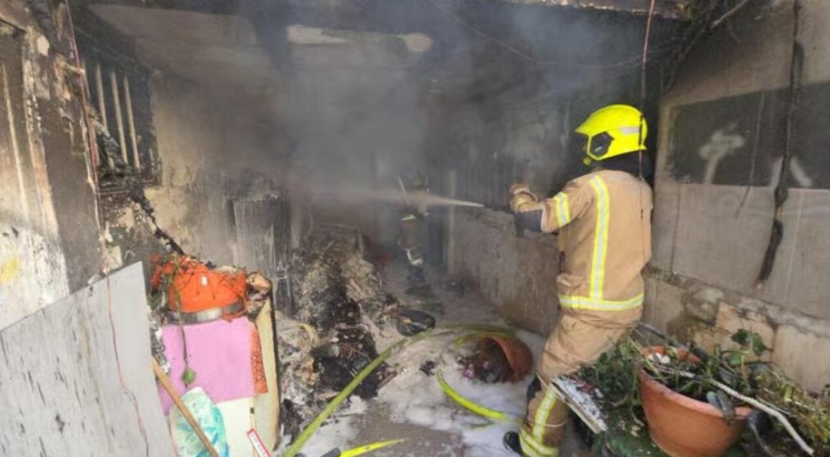 השריפה בפתח תקווה. צילום: דוברות מכבי אש