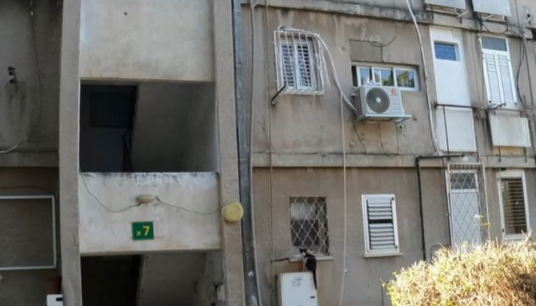 בתים מוזנחים במתחם אנסקי פתח תקווה