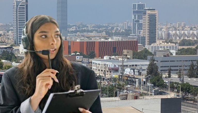 סוכנת מכירות בפתח תקווה