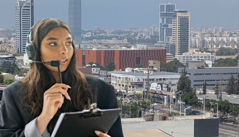סוכנת מכירות בפתח תקווה