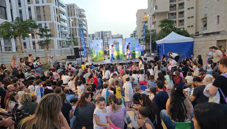 מאות משפחות הגיעו לאירוע "גיבורי העל של קק"ל" בפארק קורין אלאל בפתח תקווה