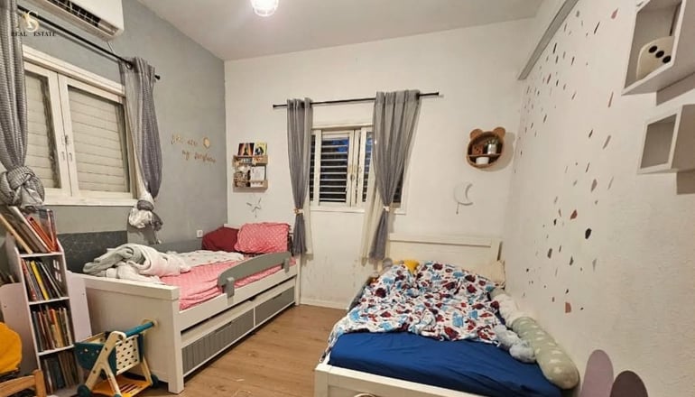 דירת 3.5 חדרים ברחוב מרגלית במחנה יהודה בפתח תקווה מוצעת למכירה ב־1.7 מיליון שקל